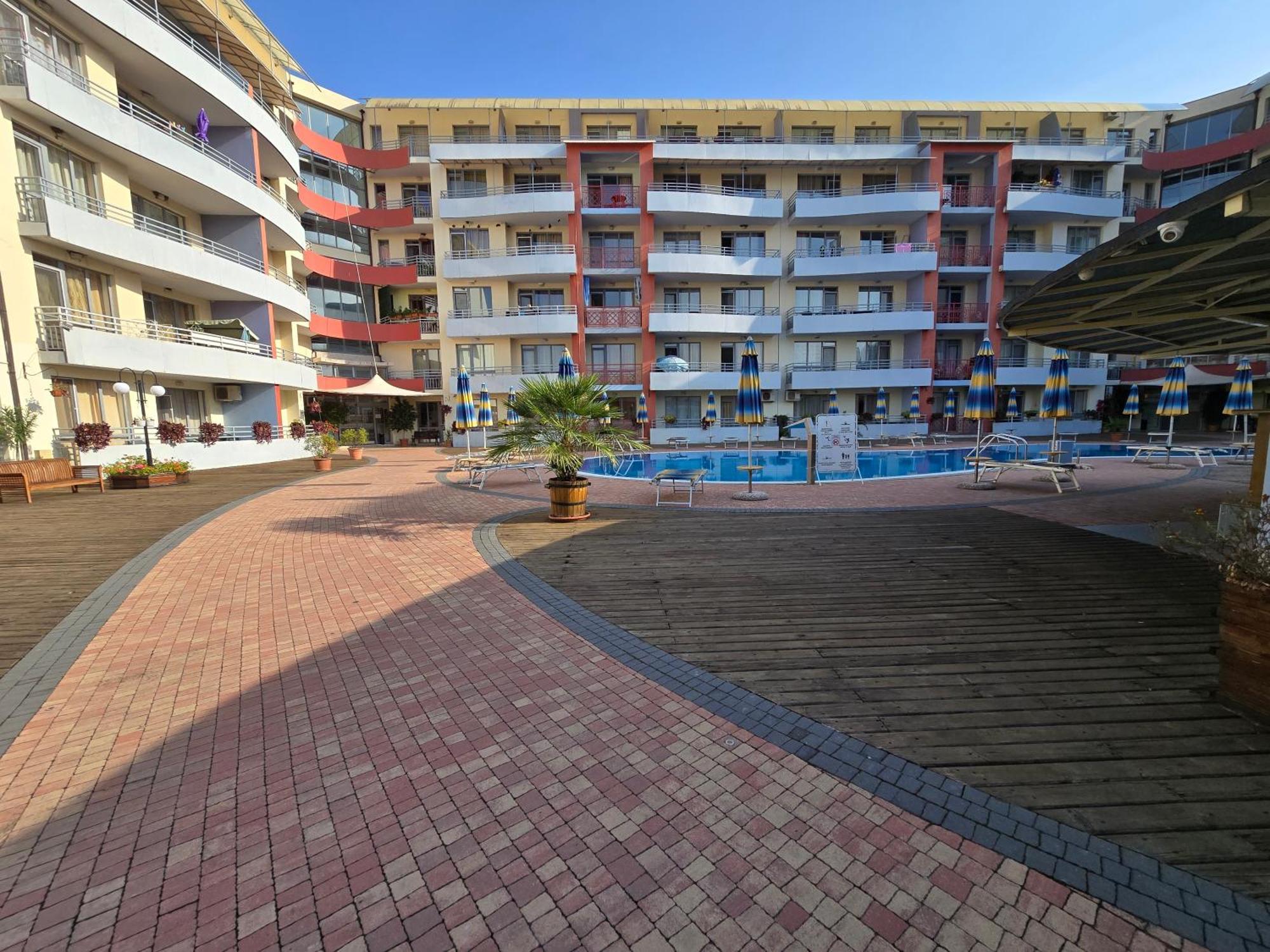 Apartment In Central Plaza Sunny Beach Exterior photo